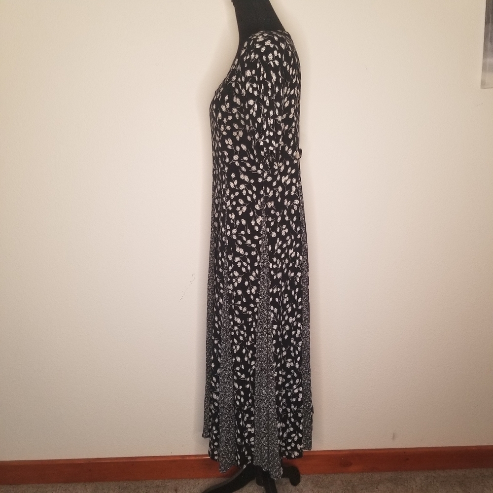 Nostalgia vintage crinkle rayon broomstick midi dress black white rosebuds - Picture 2 of 12